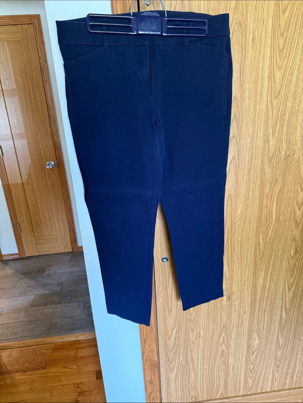 NY&Co navy cropped trouser